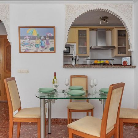 Beachfront, Two Bed- & Bathrooms, Private Parking Fuengirola Exterior photo