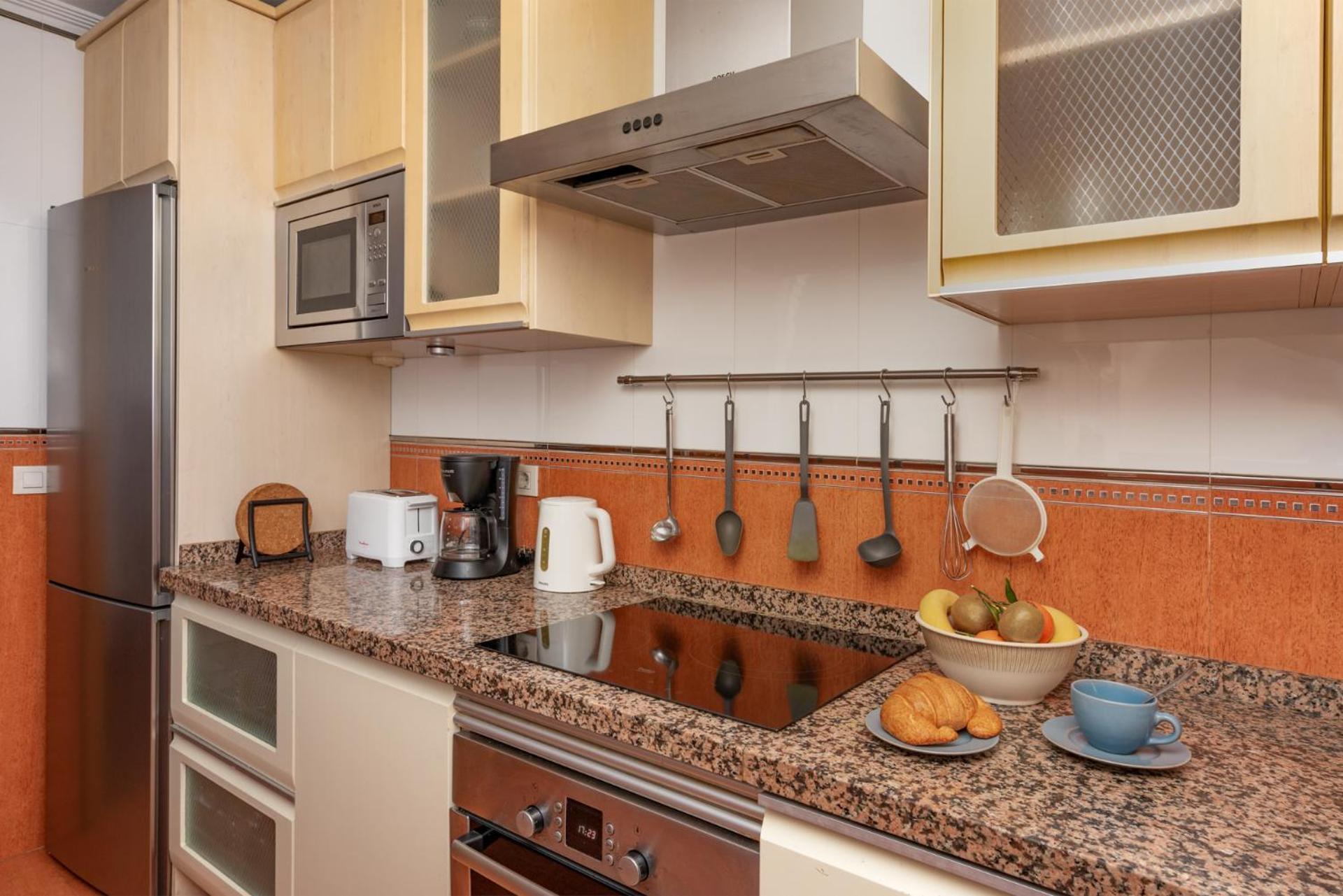 Beachfront, Two Bed- & Bathrooms, Private Parking Fuengirola Exterior photo