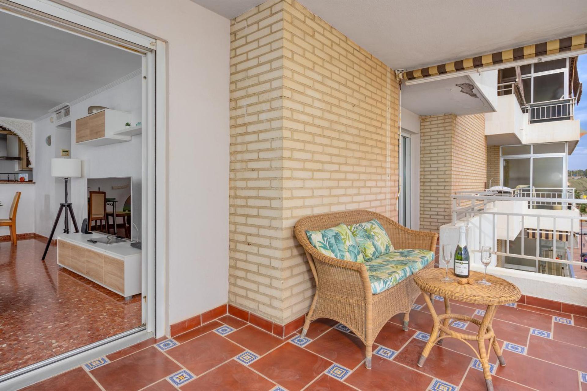 Beachfront, Two Bed- & Bathrooms, Private Parking Fuengirola Exterior photo