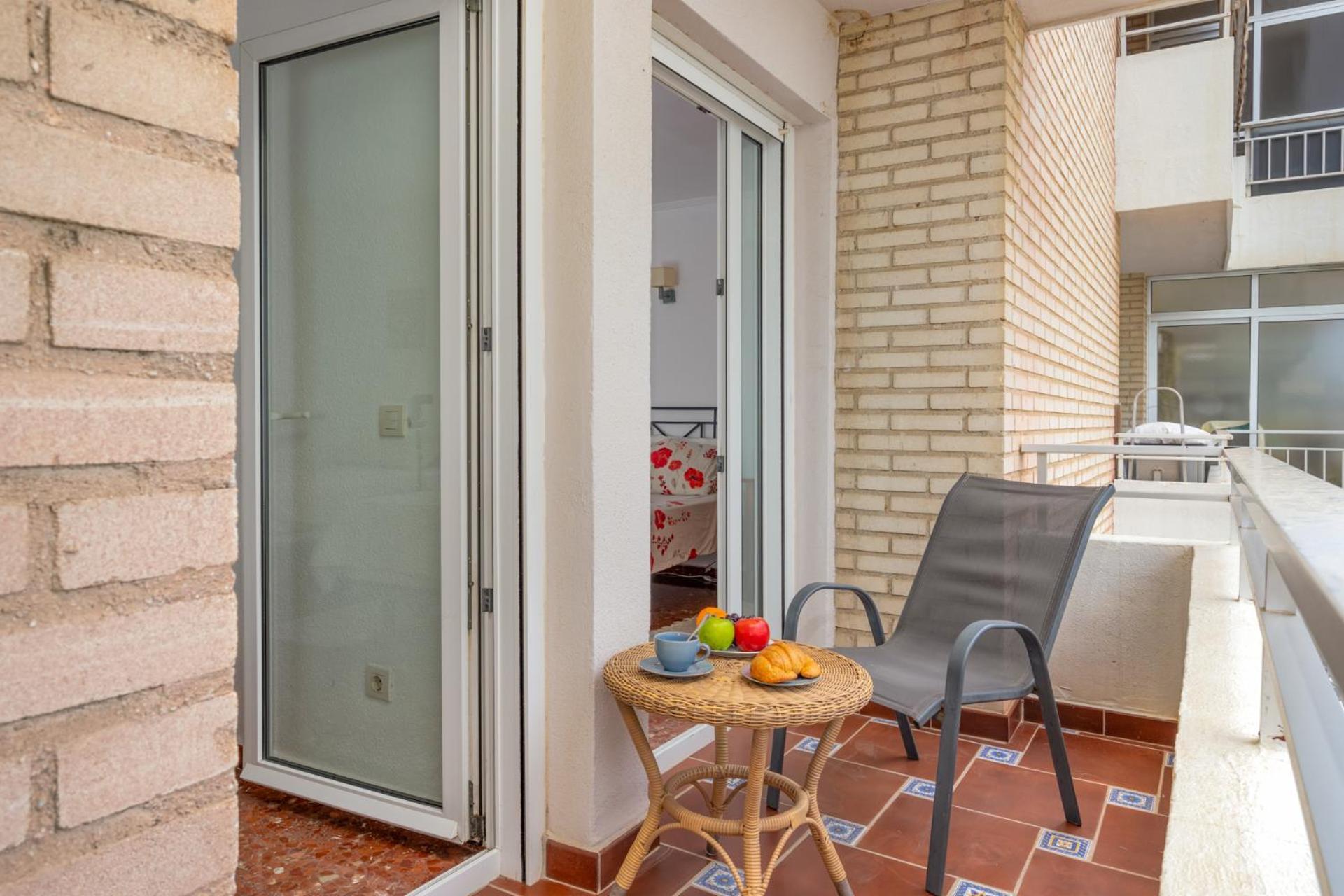 Beachfront, Two Bed- & Bathrooms, Private Parking Fuengirola Exterior photo