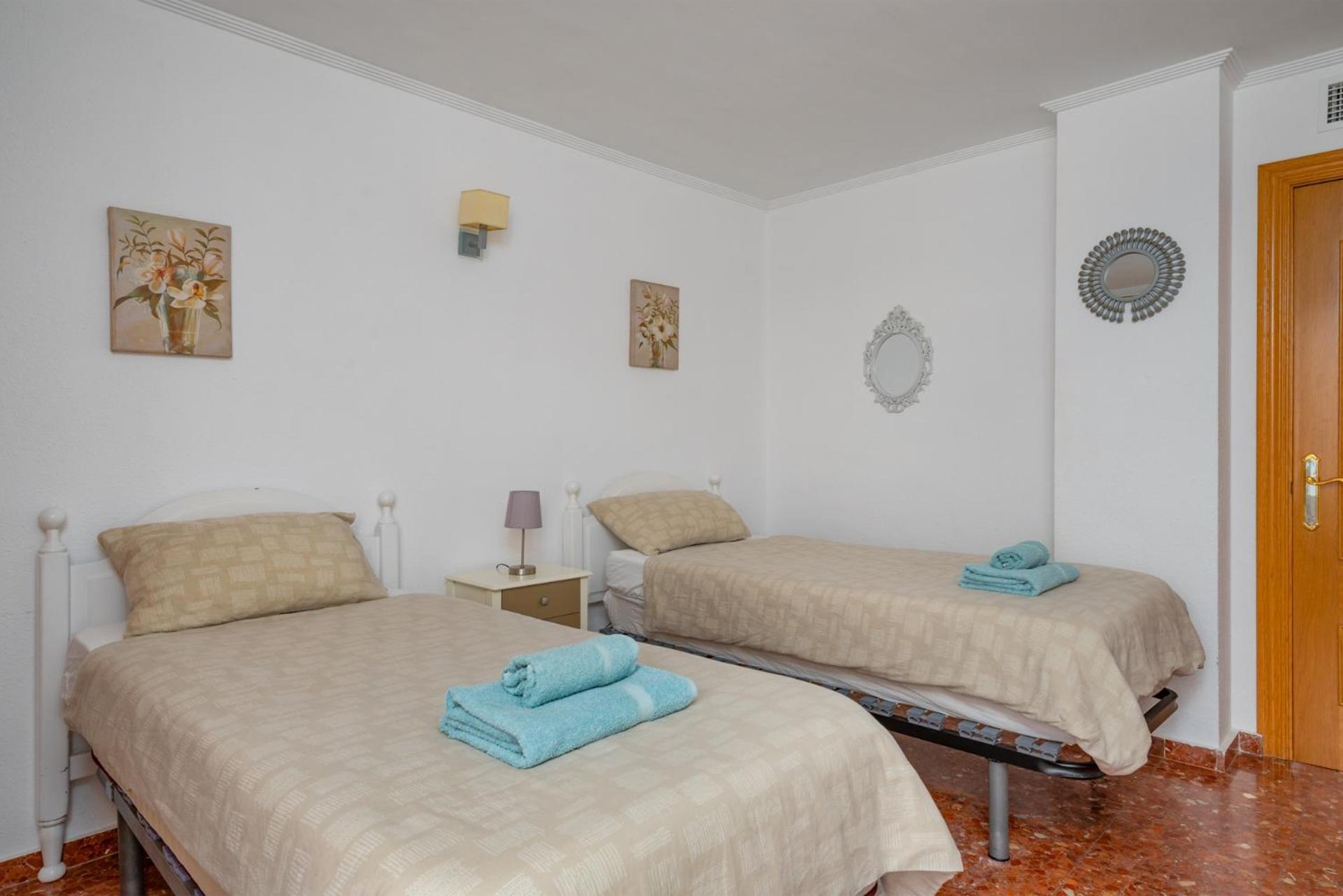 Beachfront, Two Bed- & Bathrooms, Private Parking Fuengirola Exterior photo