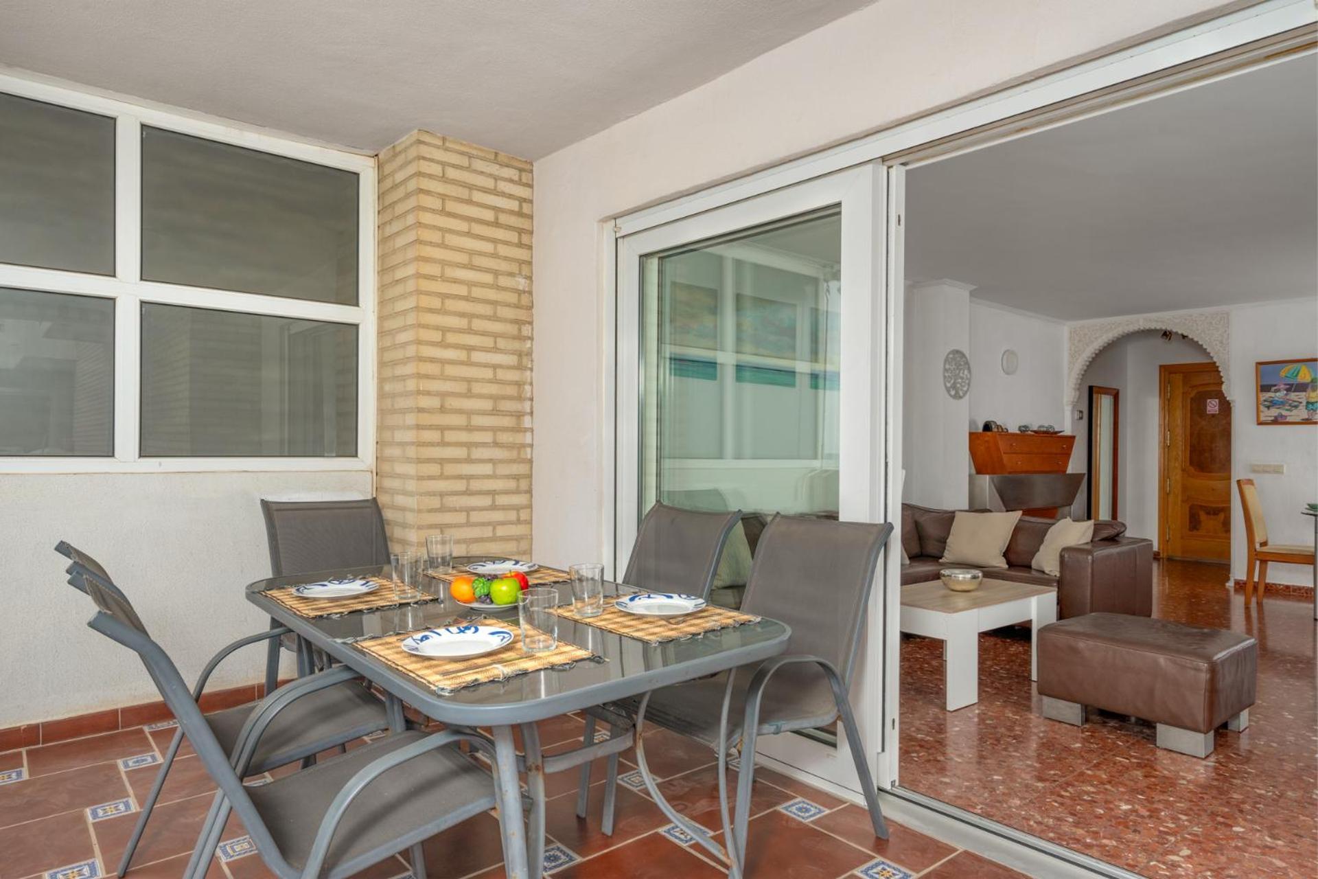Beachfront, Two Bed- & Bathrooms, Private Parking Fuengirola Exterior photo
